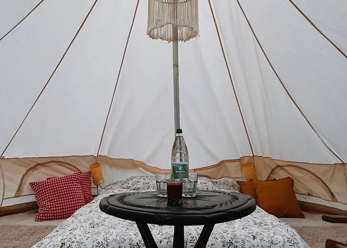 Yurt In Avocado Garden * 기마르